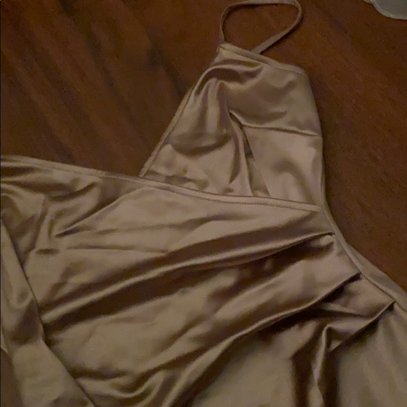 A dress - Picture 2 of 2